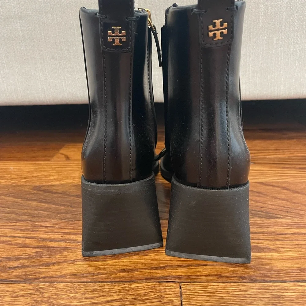 NWT Tory Burch Black Leather Ankle Booties Size 6.5 - Picture 3 of 6